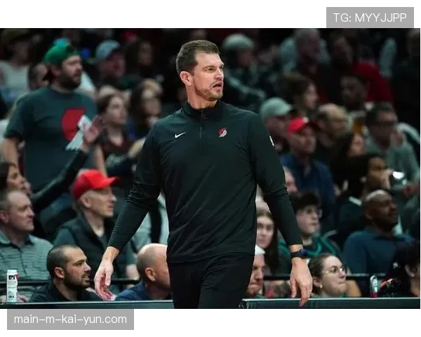 开拓者大胜奇才战术复盘:斯普利特强调控制失误与防守稳固 开拓者大胜奇才战术复盘:斯普利特强调控制失误与防守稳固